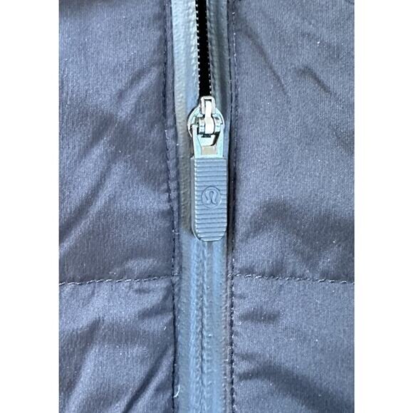 Lululemon Down For It All Puffer Vest Size 4 Women’s Black  Full Zip - Picture 3 of 9